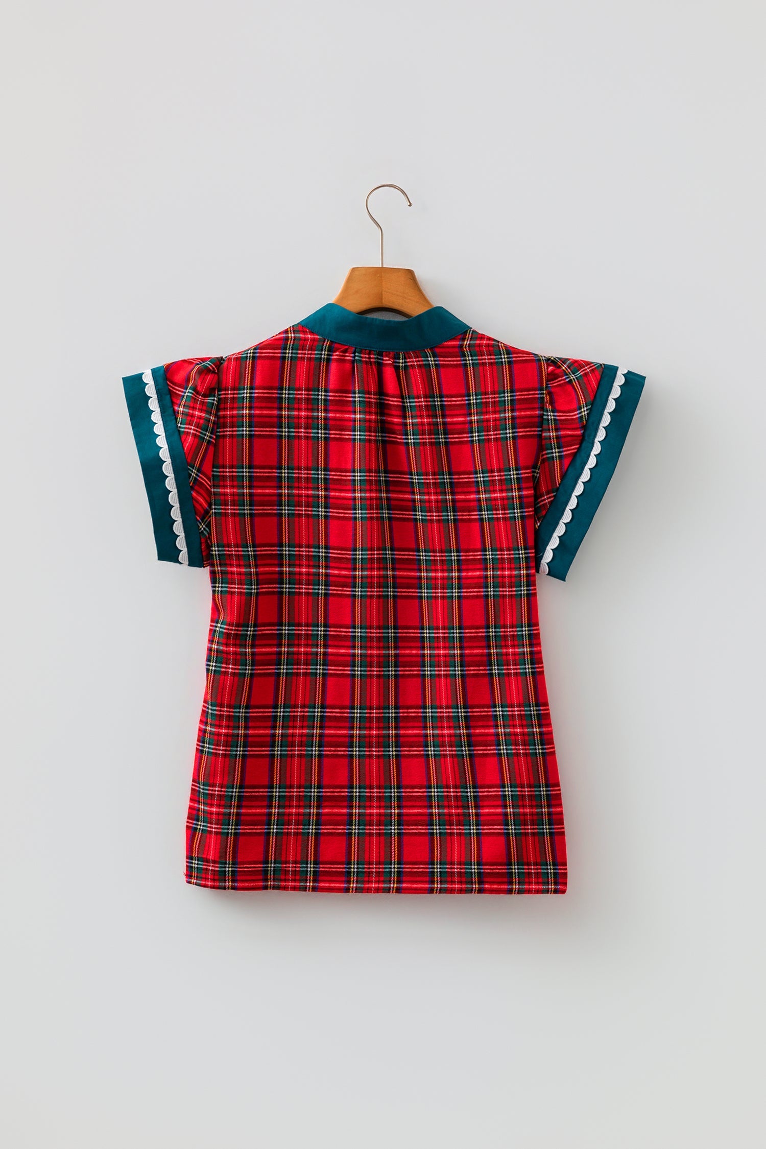 Plaid Scallop Ricrac Trim Short Sleeve V-Neck Blouse