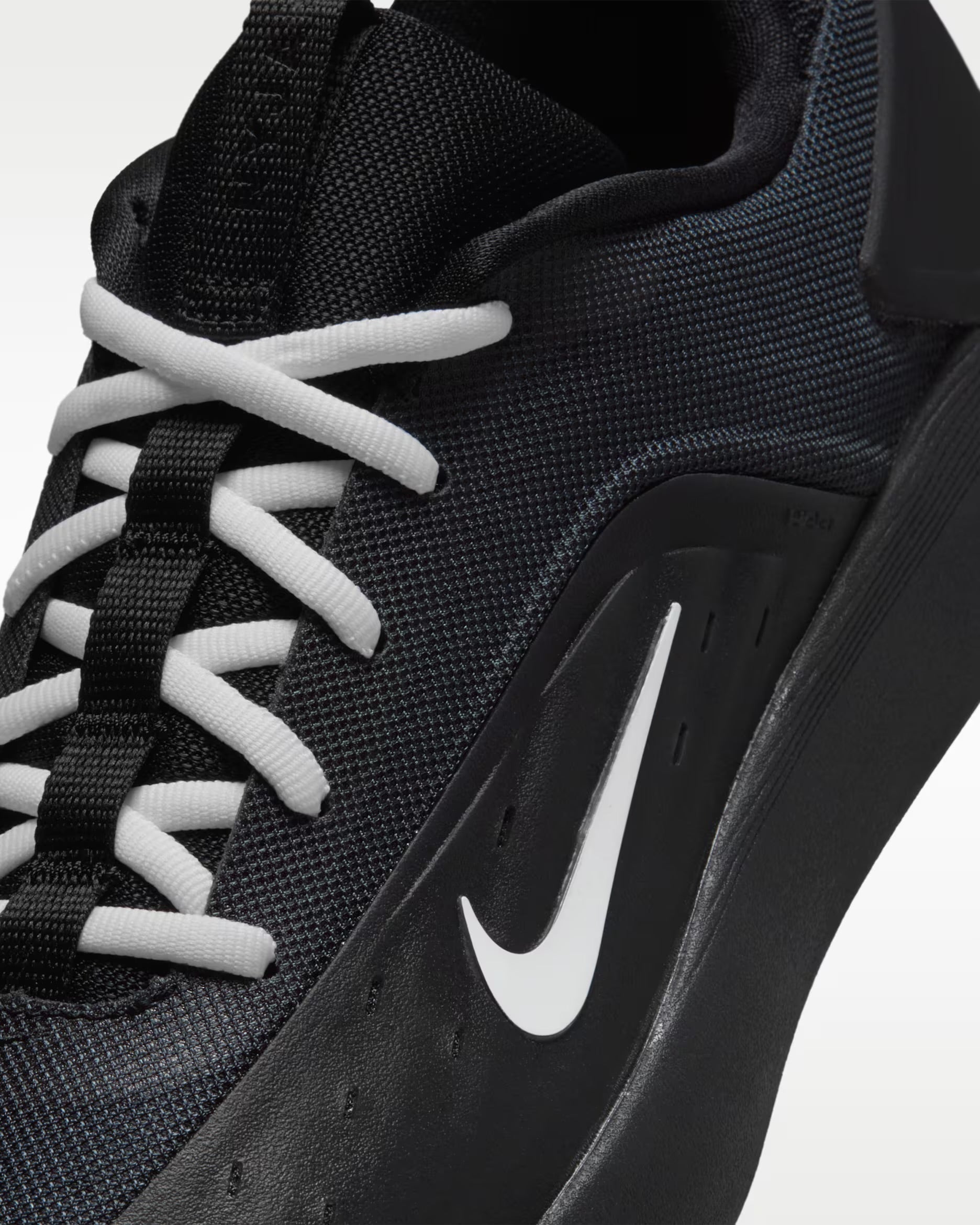 Nike SB Zoom Nyjah 4 - Black/White