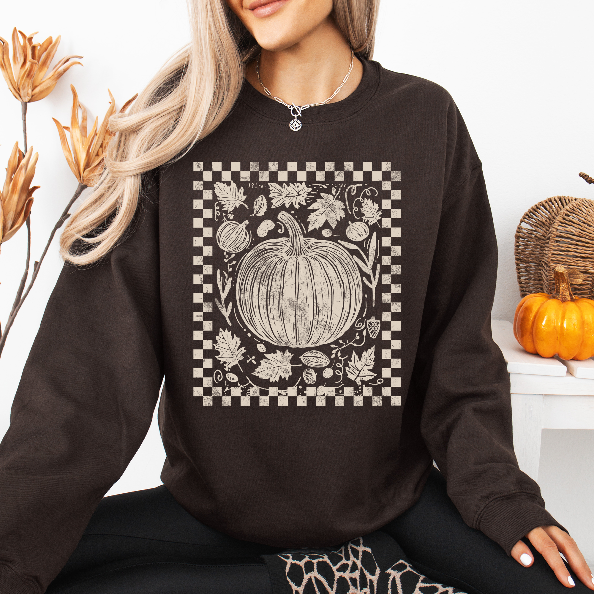 Checkered Pumpkin Minimalist Autumn Harvest Motif Cozy Seasonal For Fall Wardrobe Sweatshirt
