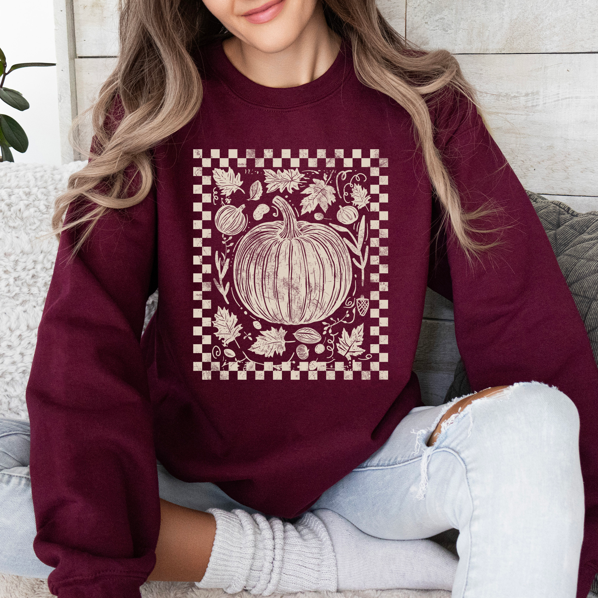 Checkered Pumpkin Minimalist Autumn Harvest Motif Cozy Seasonal For Fall Wardrobe Sweatshirt