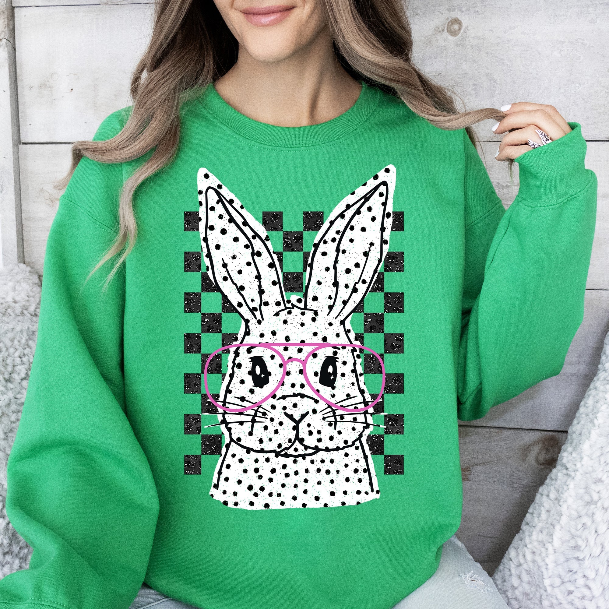 Checkered Retro Polka Dot Easter Bunny Jesus Rabbit Holiday Celebration Vintage Style Sweatshirt