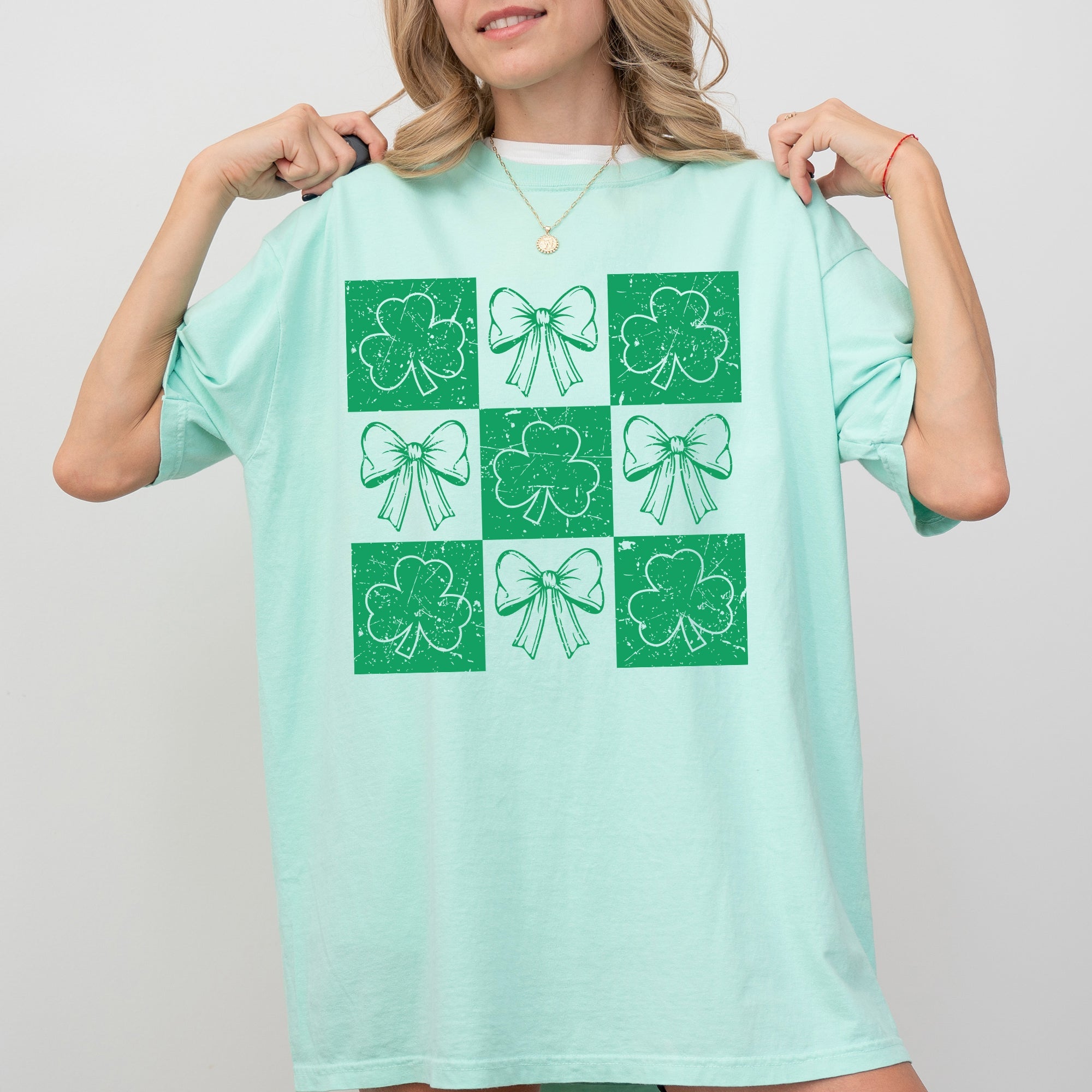 Checkered Retro Ribbon Bows St Patrick's Day Shamrock Clover Leprechaun Lucky Comfort Colors Tee