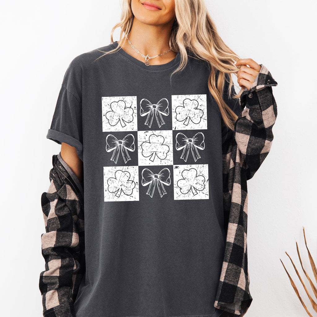 Checkered Retro Ribbon Bows St Patrick's Day Shamrock Clover Leprechaun Lucky Comfort Colors Tee