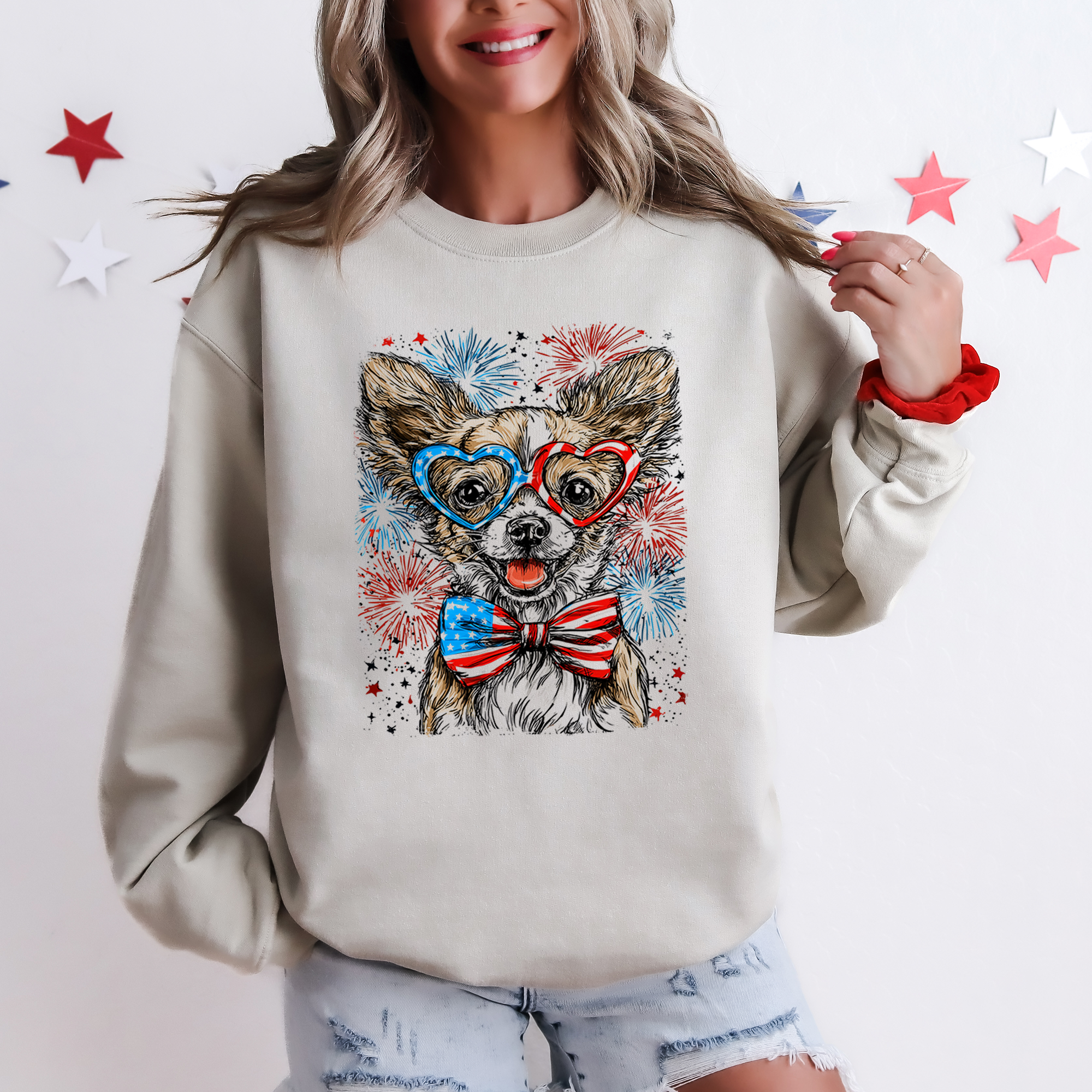 Chihuahua Patriotic American Flag Lover Dog USA Pride Graphic With Stars And Stripes National Flag Edition Sweatshirt