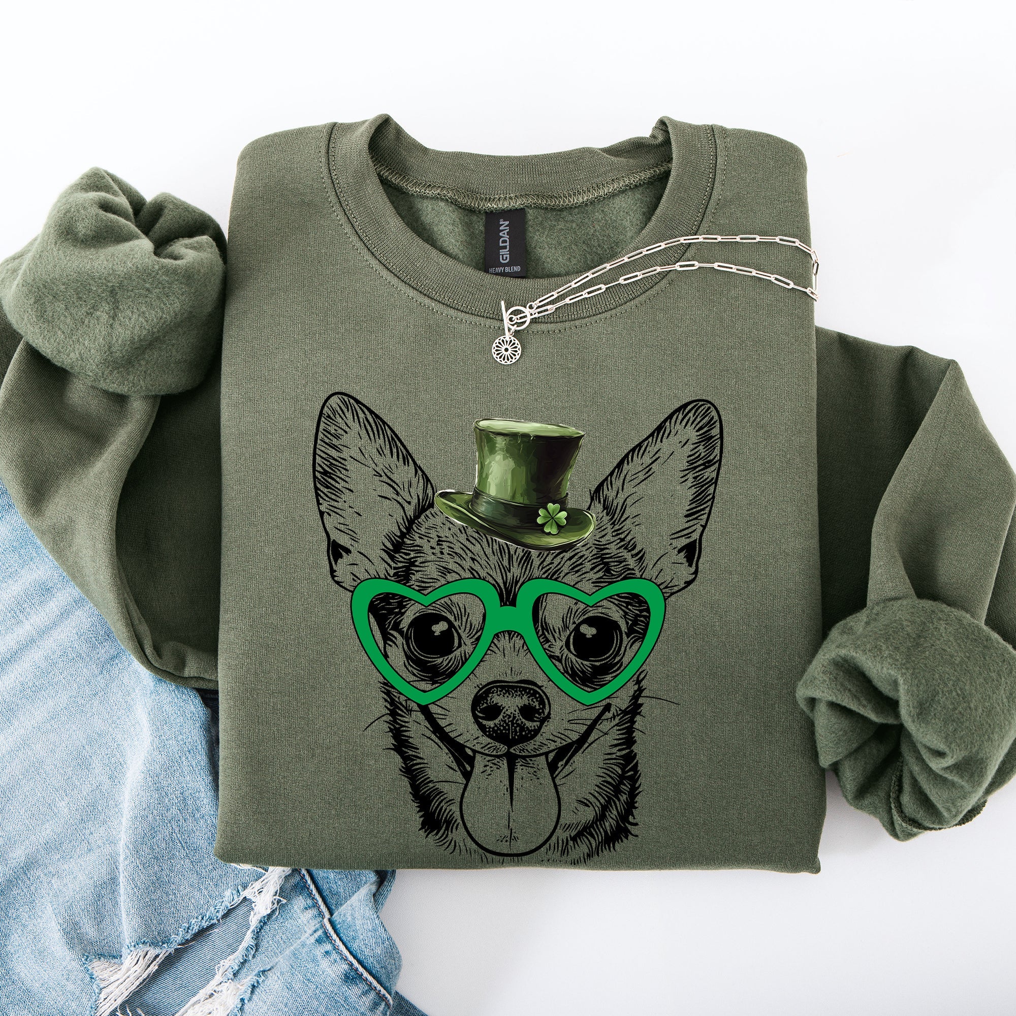 Chihuahua Adorable Dog St Patrick's Day Lucky Irish Pride Heritage Design Sweatshirt