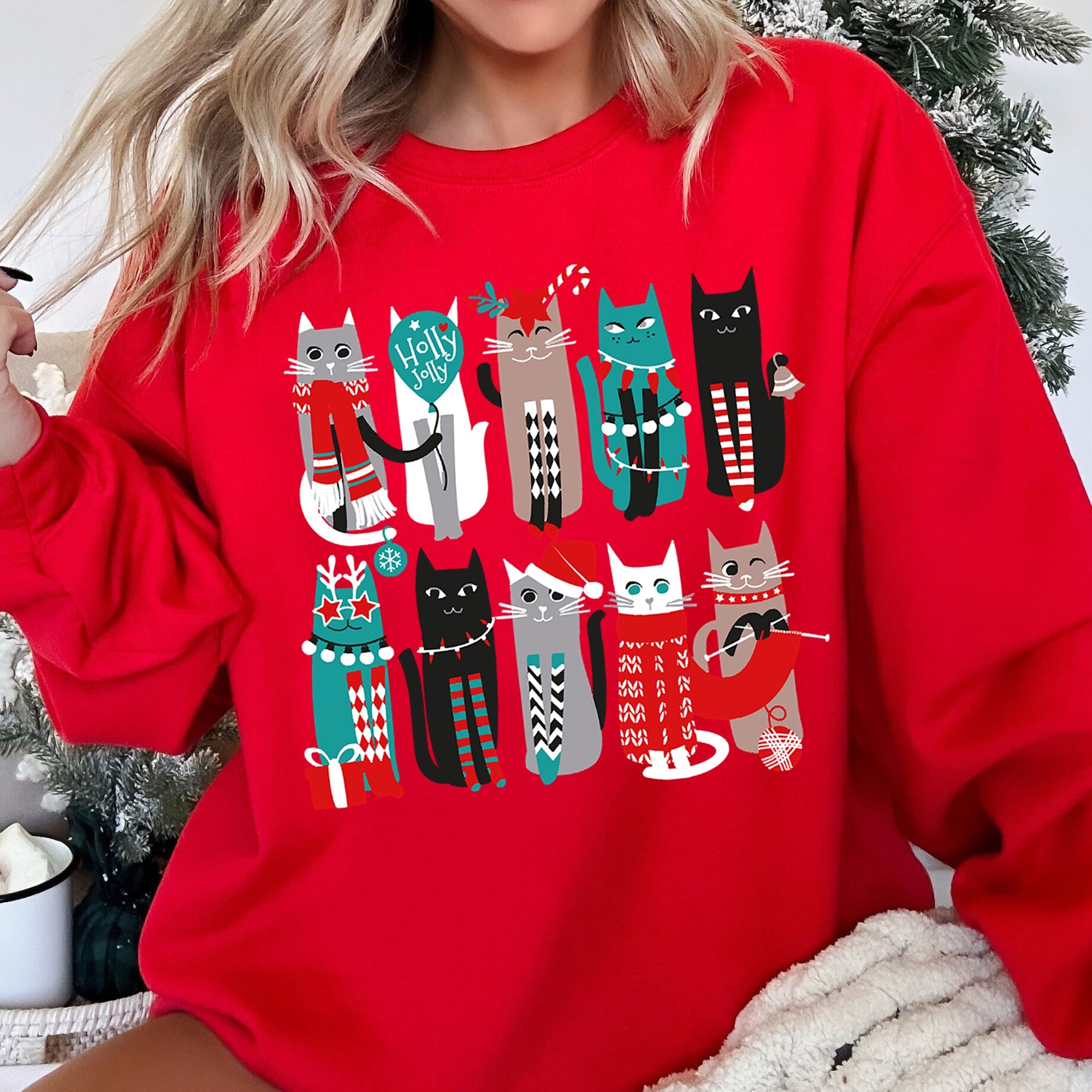 Christmas Cats Festive Feline Artwork For Cat Lovers With Cozy Holiday Spirit Sweatshirt