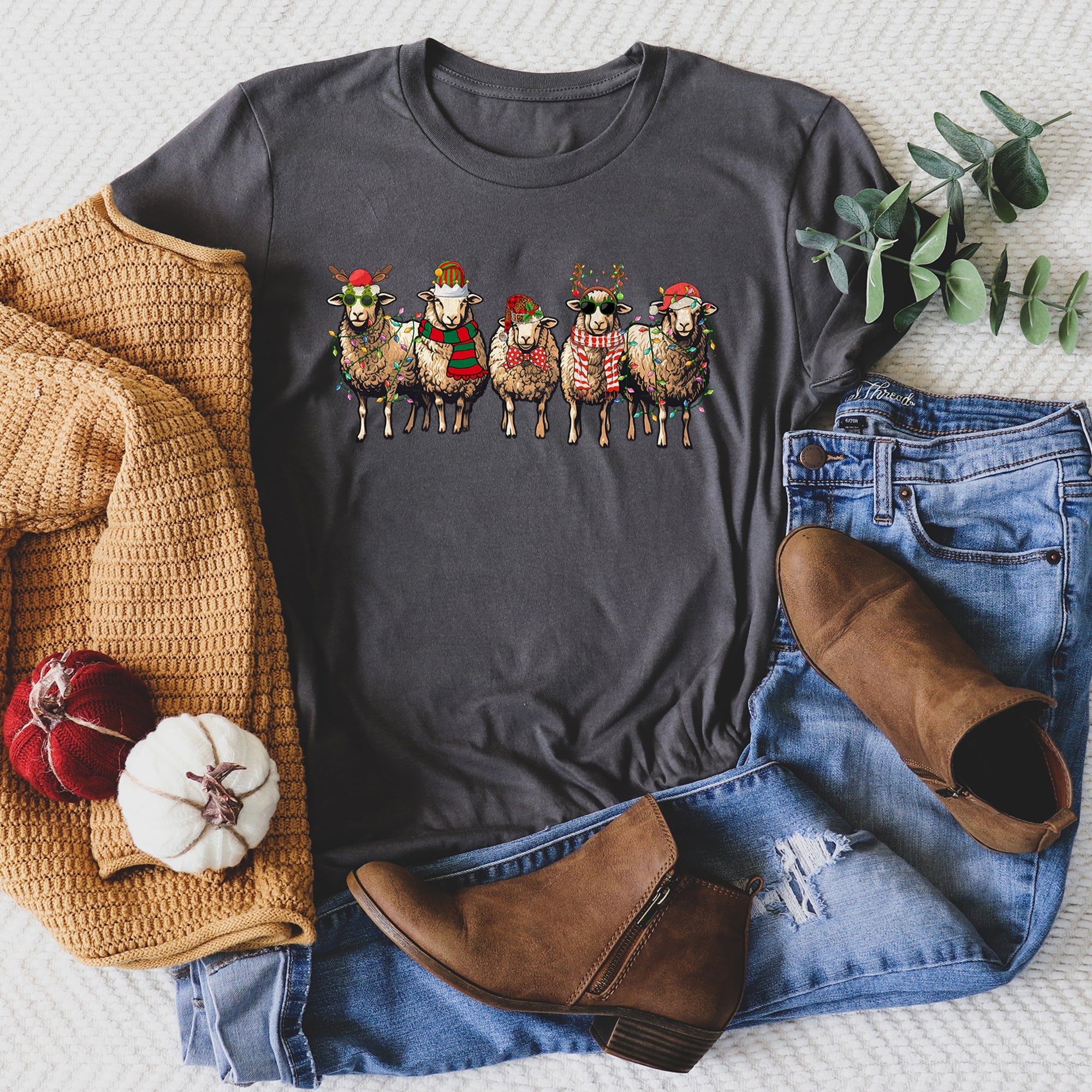 Christmas Sheep Santa Farm Life Lovers Edition For Sheep Enthusiasts And Holiday Decor Fans Graphic Tee