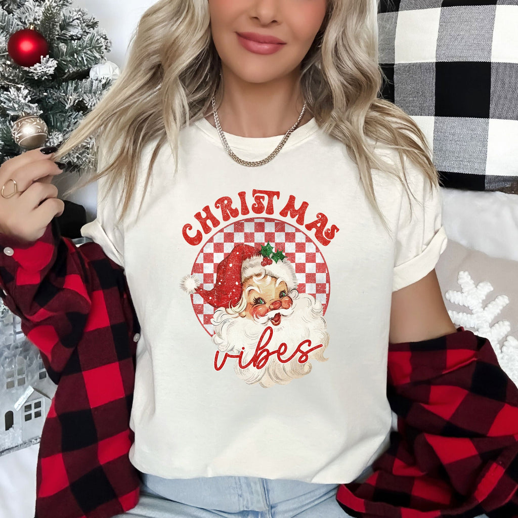 Christmas Vibes, Retro Santa Vintage Christmas Cheer Illustration Festive Nostalgia Graphic Tee