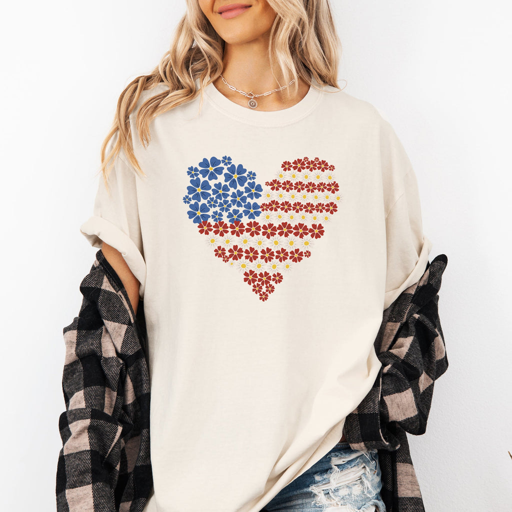 Floral Heart Patriotic Red White Blue USA America 4th Of July Comfort Colors Tee