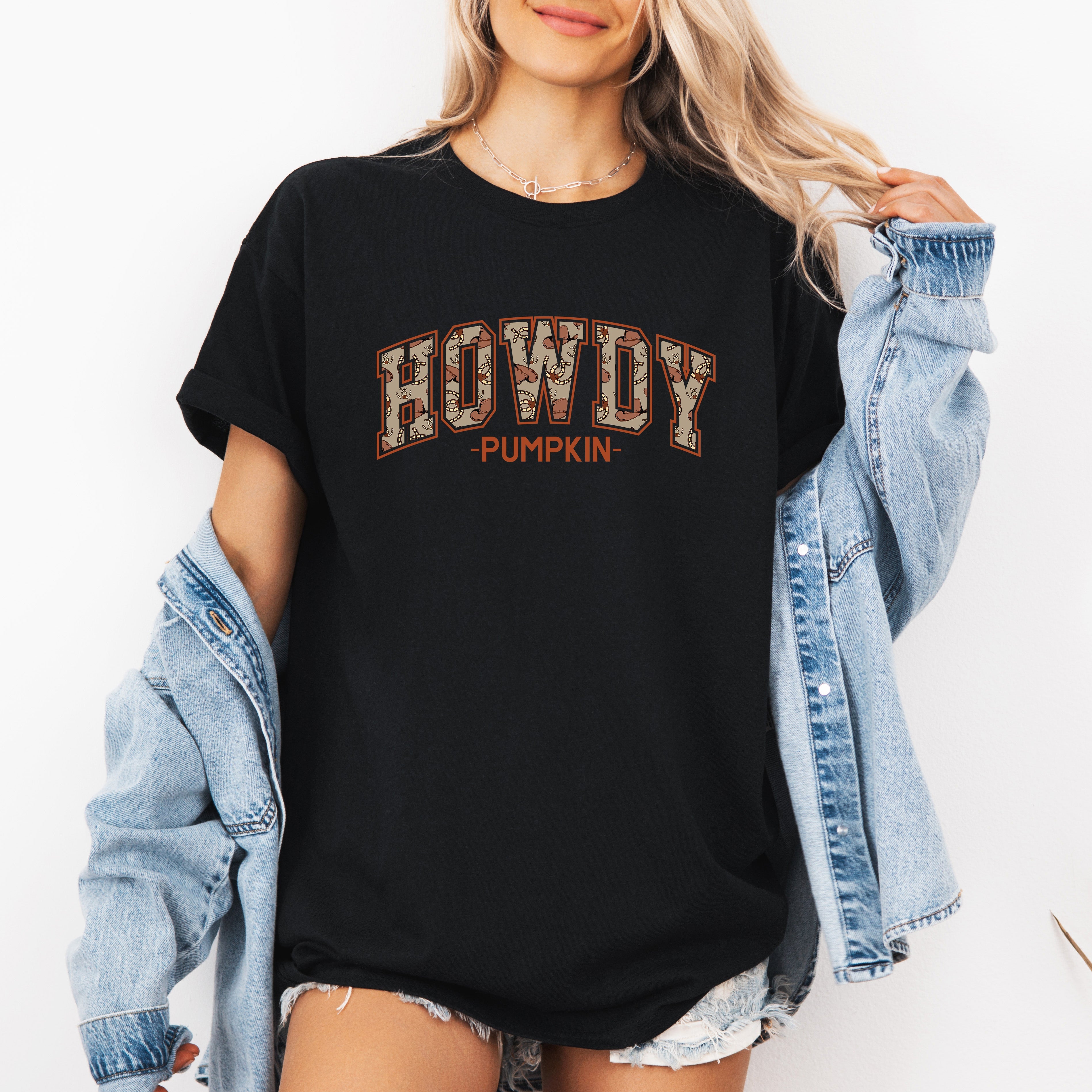 Howdy Pumpkin Varsity Graphic Tee Perfect For Thanksgiving Gatherings And Cozy Autumn Days