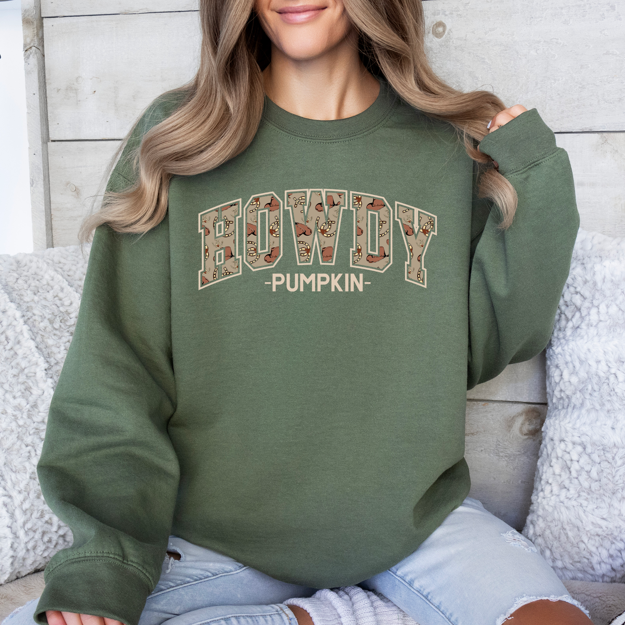 Howdy Pumpkin Varsity Collegiate Autumn Graphic Cozy Vintage For Everyday Layering Comfort Sweatshirt