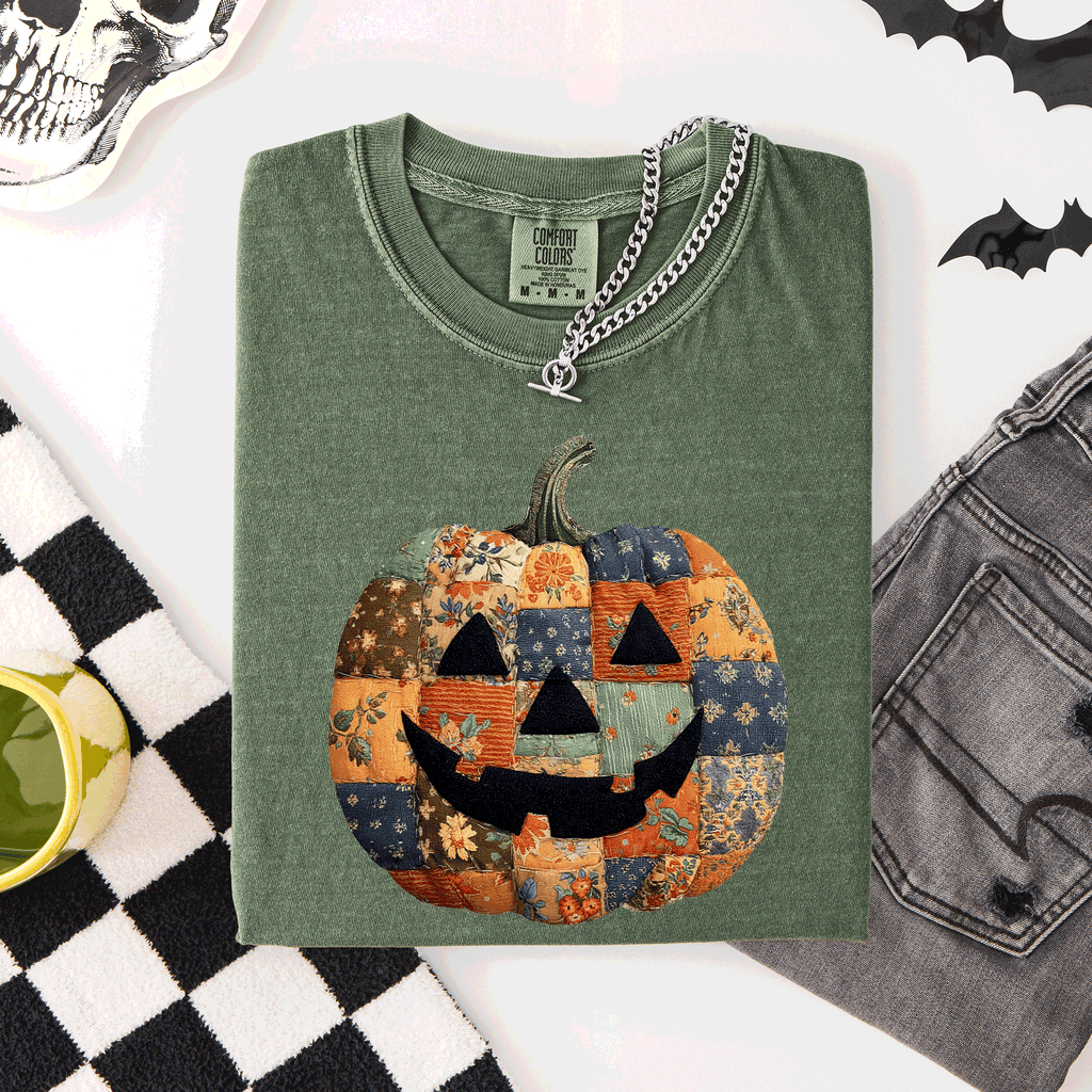 Jack O Lantern Faux Quilt Pumpkin Halloween Fall Autumn Spooky Cozy Comfort Colors Tee