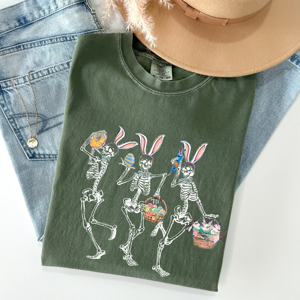 Dancing Easter Skeleton Rabbit Bunnies In Festive Spring Celebration Comfort Colors Tee