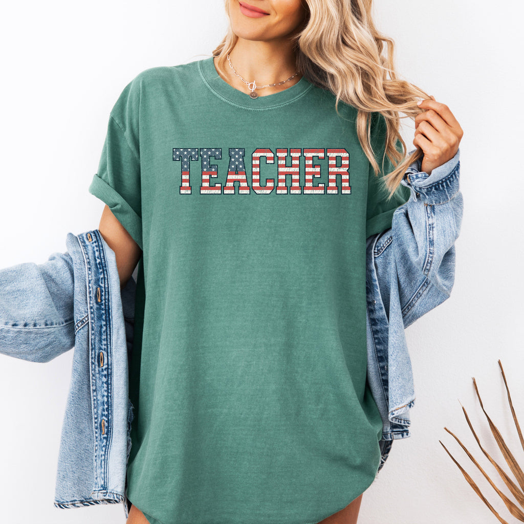 Teacher USA Flag Retro Classroom Pride Teacher Appreciation Edition Comfort Colors Tee