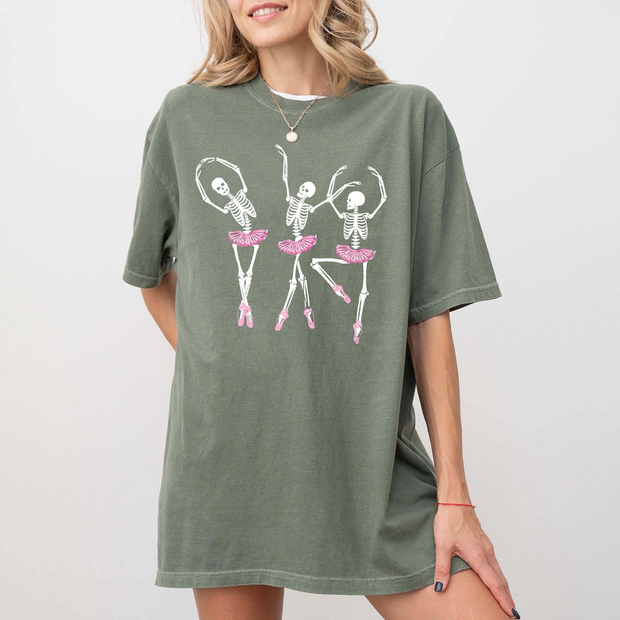 Dancing Skeleton Ladies Ghost Spooky Funny Witch Aesthetic Meme Halloween Costume Comfort Colors Tee