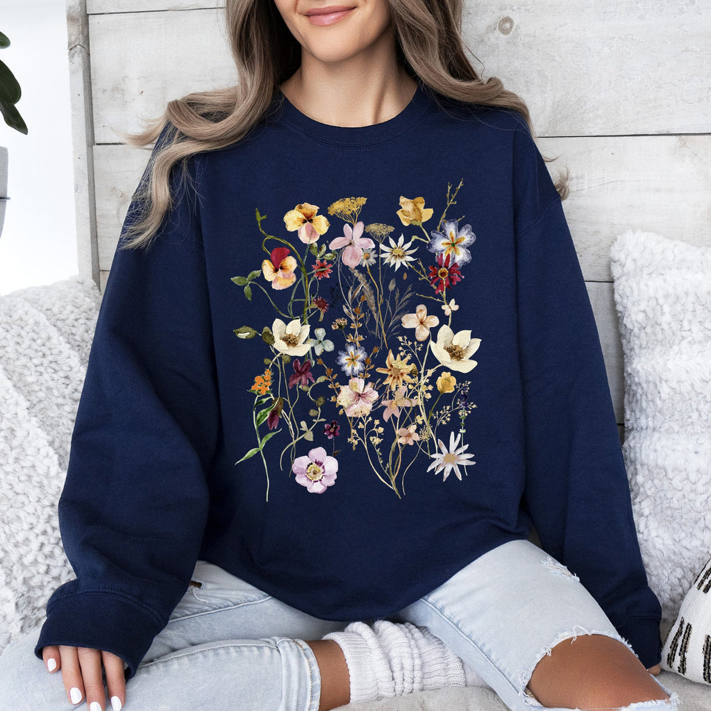 Clover Meadow Pressed Flower Botanical Print Nature Inspired Garden Floral Pattern Sweatshirt