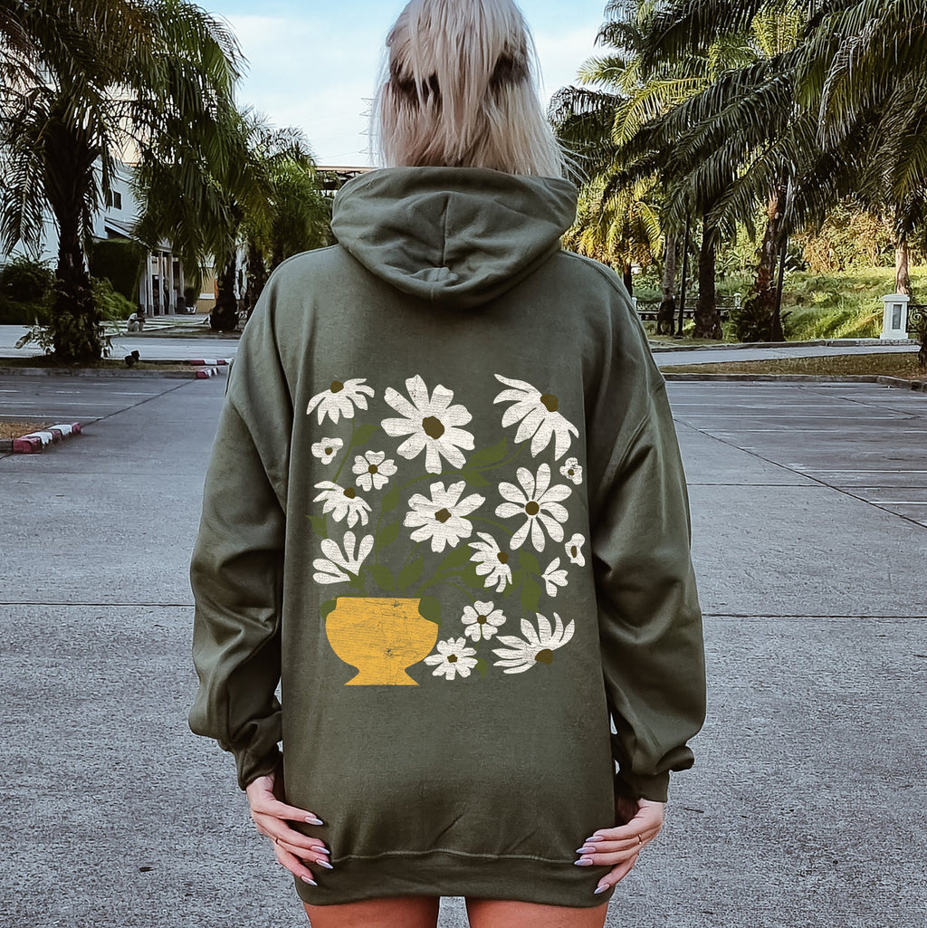 Daisies Retro Floral Design Cozy Garden Print On Soft Fleece With Vintage Vibe And Timeless Charm Hoodie