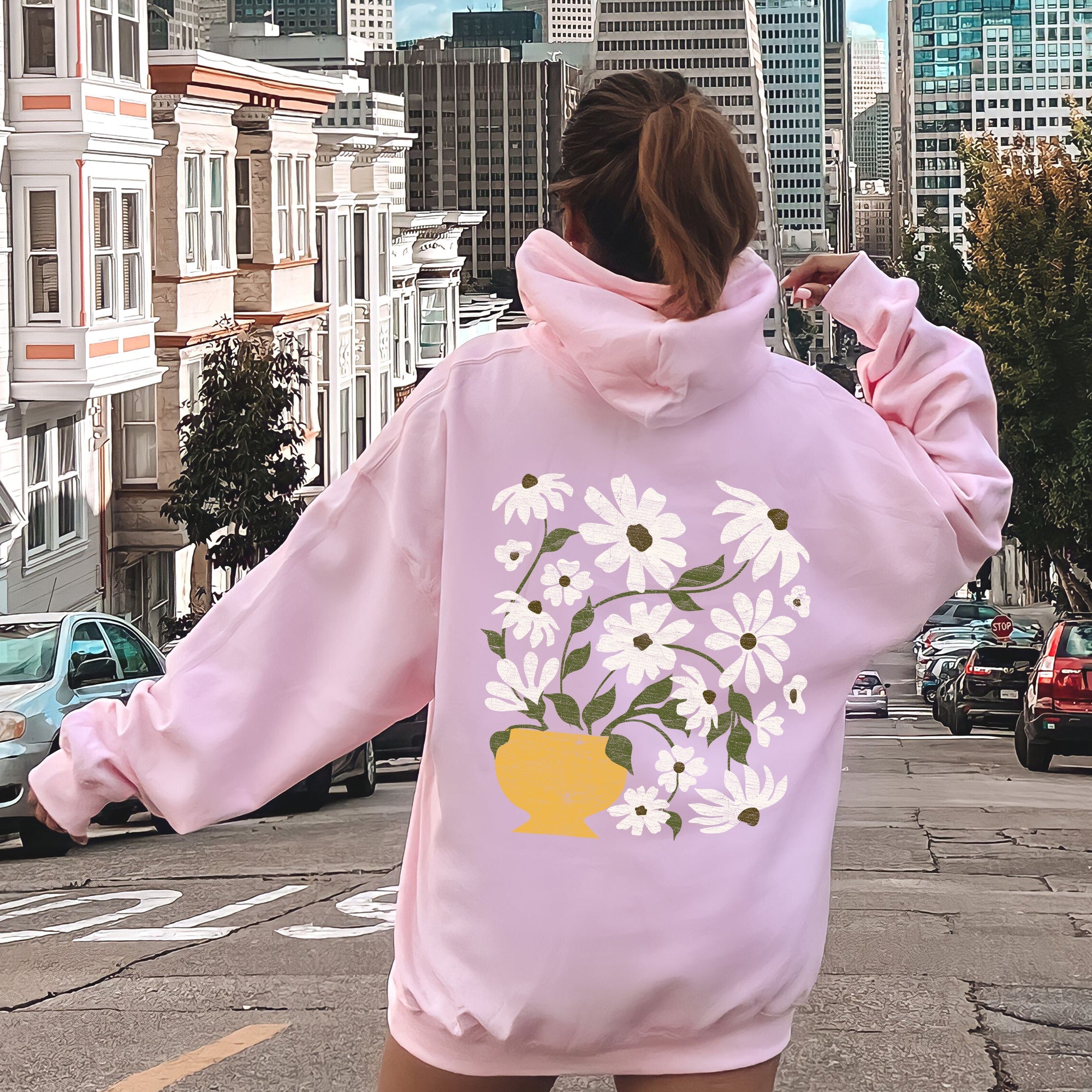 Daisies Retro Floral Design Cozy Garden Print On Soft Fleece With Vintage Vibe And Timeless Charm Hoodie