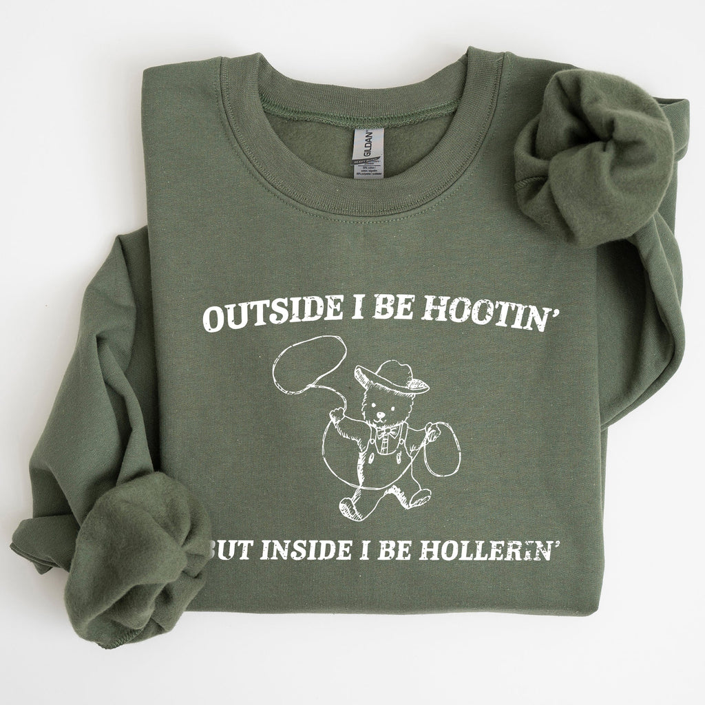 Outside I Bee Hootin, Inside I Be Hollerin, Bear, Funny, Aesthetic Cozy Sweatshirt