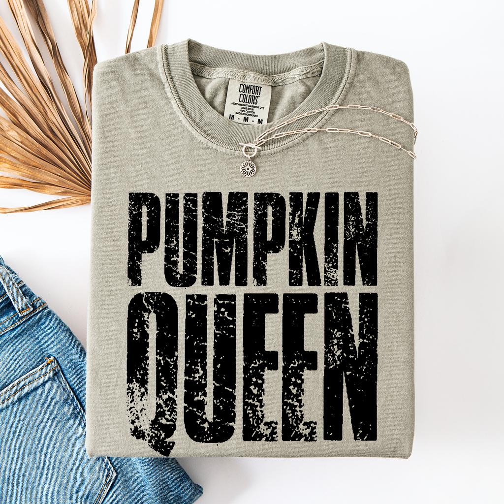 Pumpkin Queen Watercolor Leopard Print Pumpkins Bouquet Autumn Harvest Charm Comfort Colors Tee