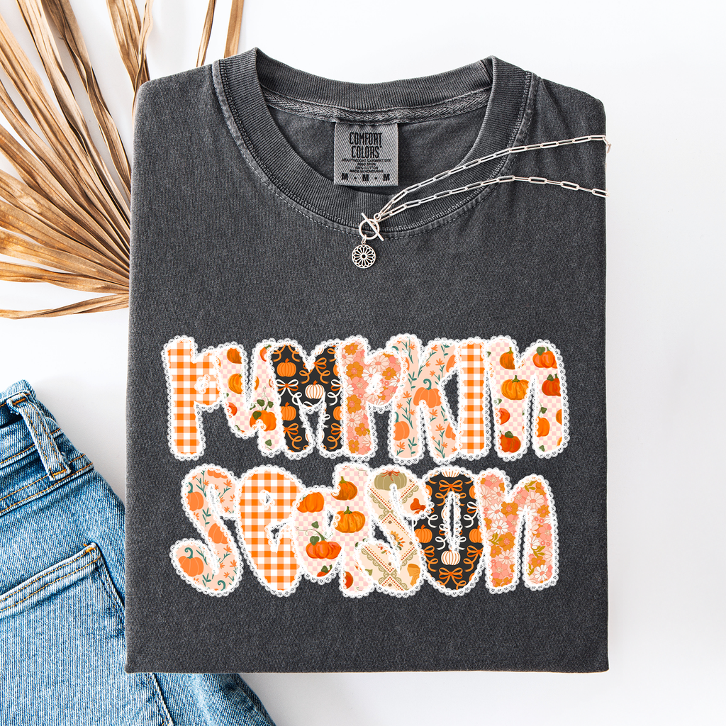 Pumpkin Season Leopard Print Watercolor Bouquet Pattern With Classic Autumn Vibe Comfort Colors Tee