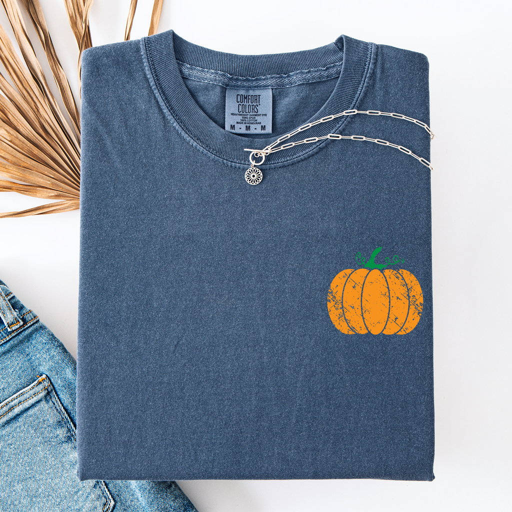 Mama Pumpkin Pattern Watercolor Leopard Pumpkins With Hand-Painted Bouquet Comfort Colors Tee