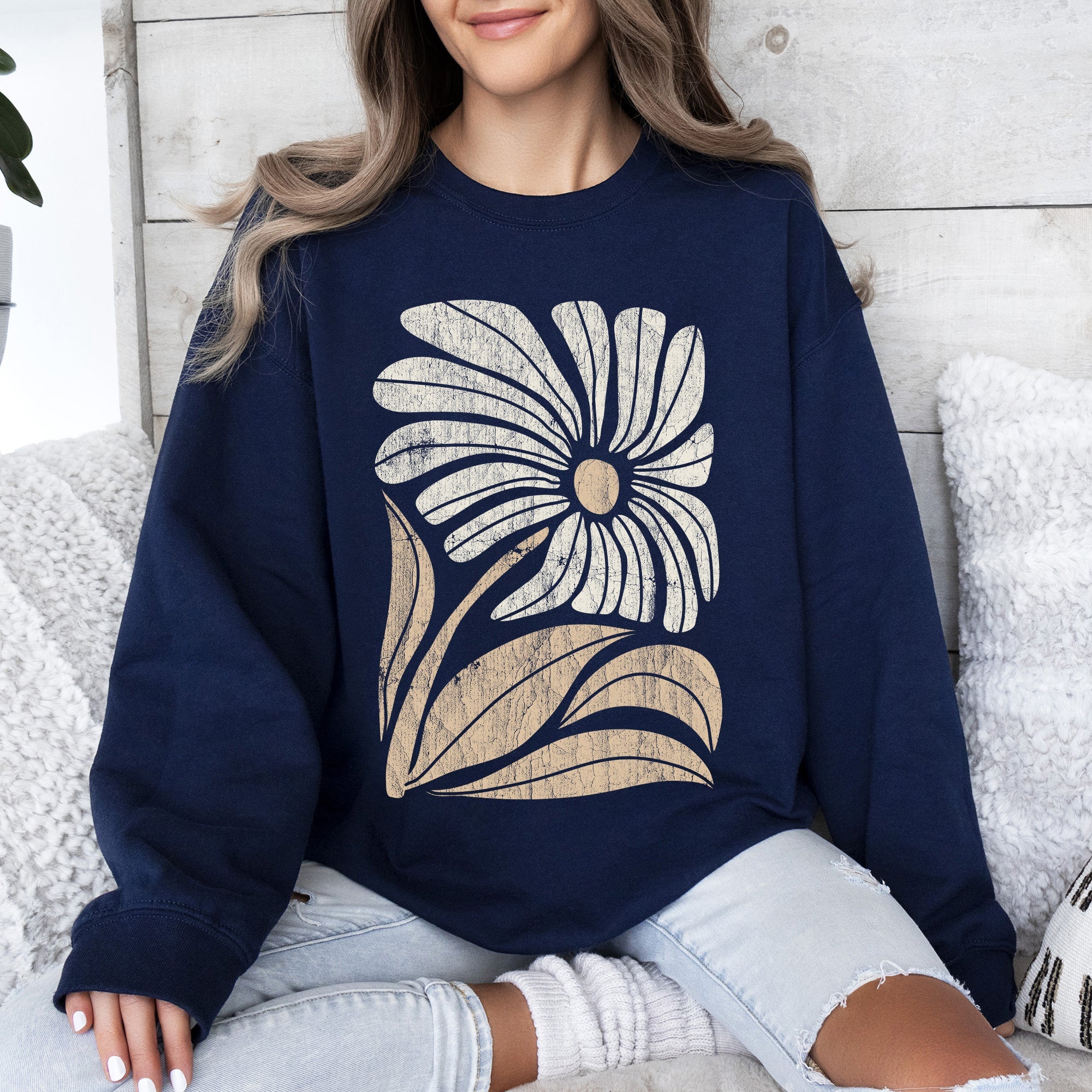 Cozy Soft Retro Flower Bold Floral Boho Print Fleece Lined Weekend Wear Sweatshirt