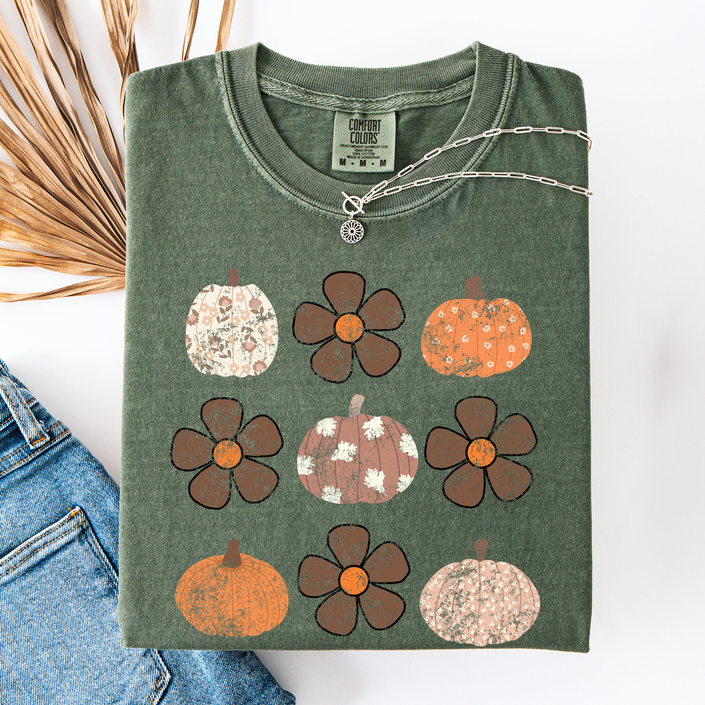 Retro Halloween Watercolor Floral Pumpkin Pattern Autumn Fall Comfort Colors Tee