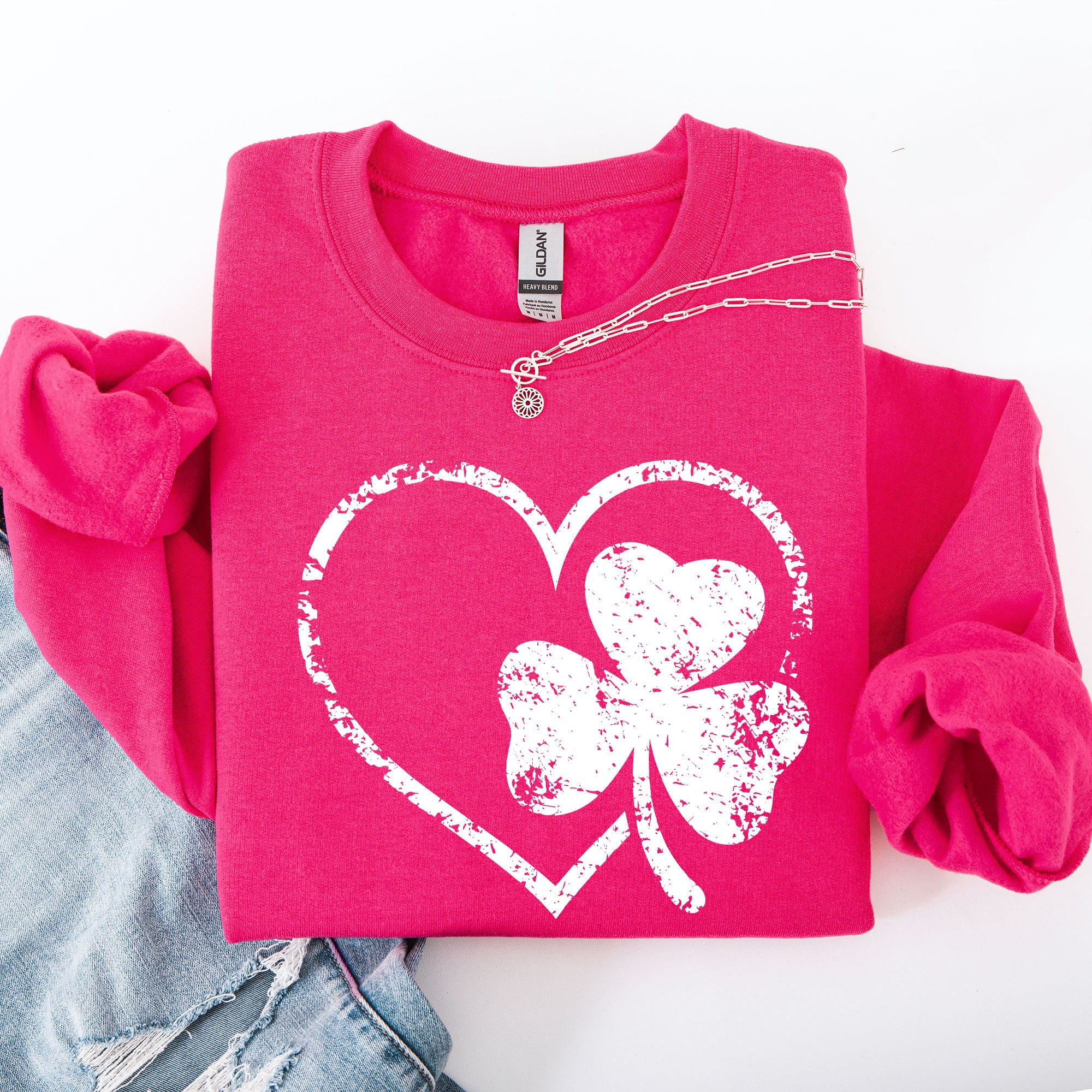 Retro Heart Vintage St Patrick's Day Shamrock Clover Lucky Leprechaun Sweatshirt