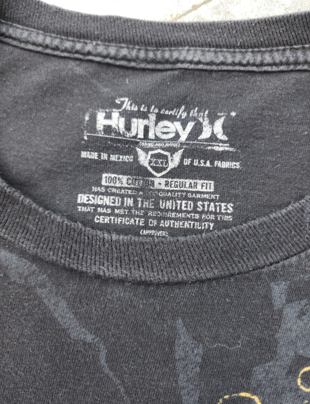 Hurley Men's Navy and Yellow T-shirt
XXL