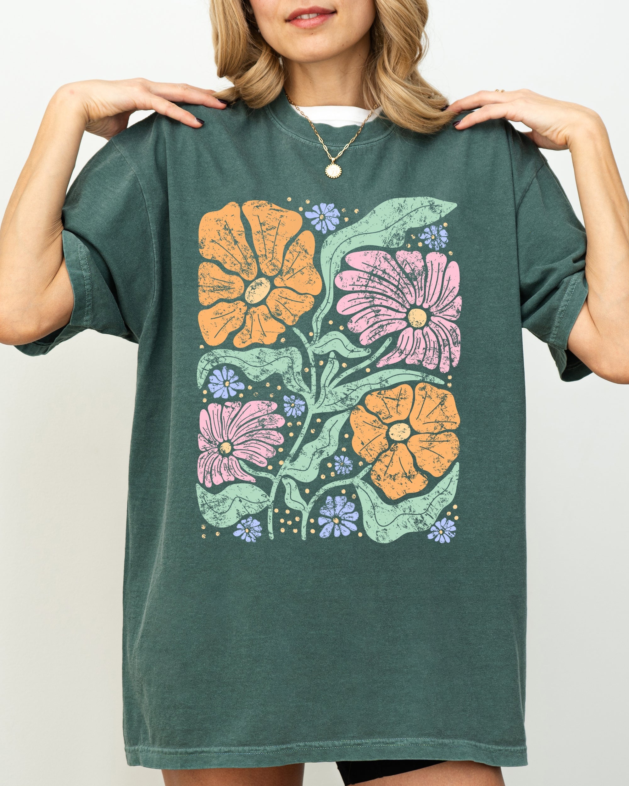 Soft Gorgeous Abstract Boho Floral Summer Vibes Gardening Festival Nature Comfort Colors Tee