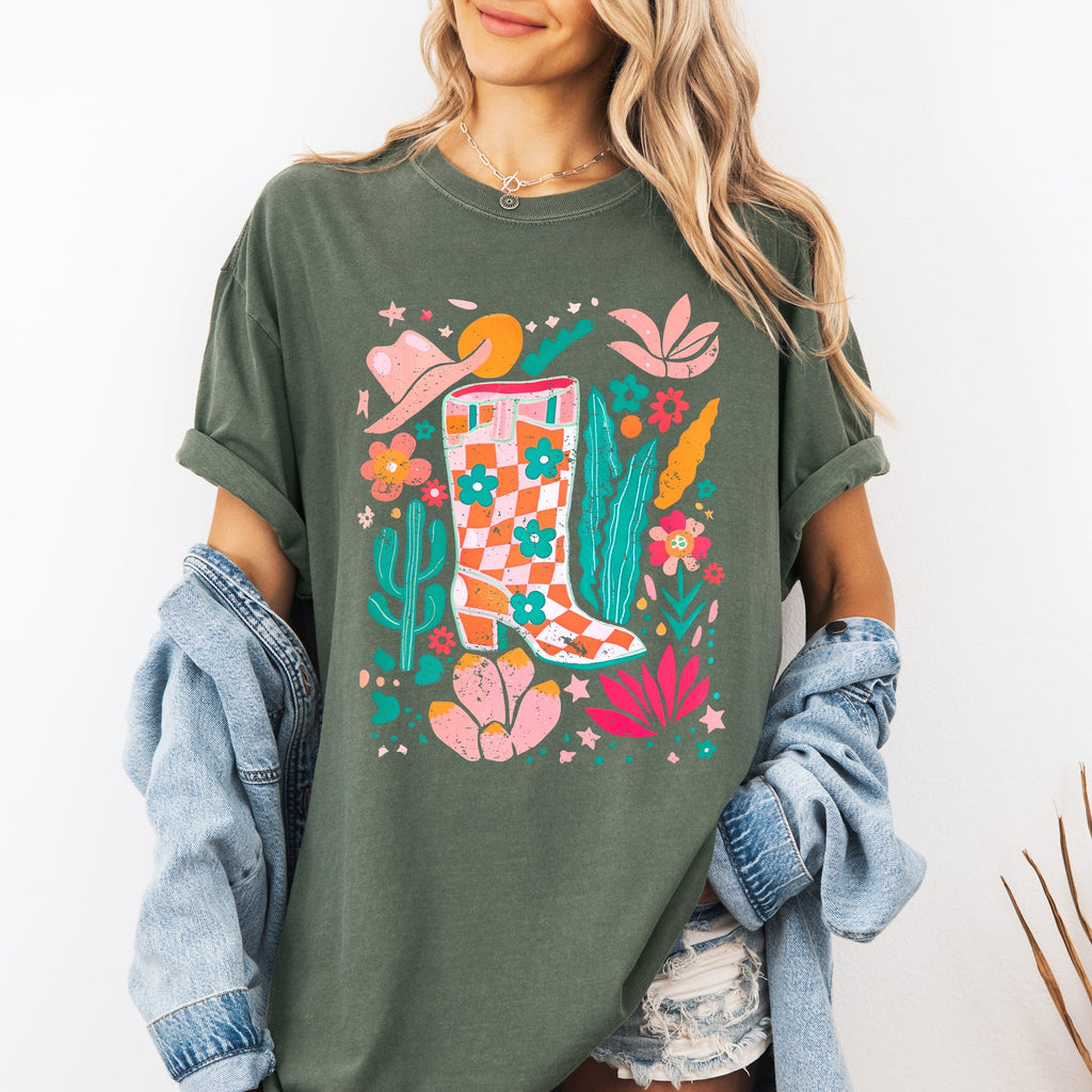 Summer Retro Cowboy Boot Cowgirl Floral Botanical Southwestern Western Print Artwork Comfort Colors Tee