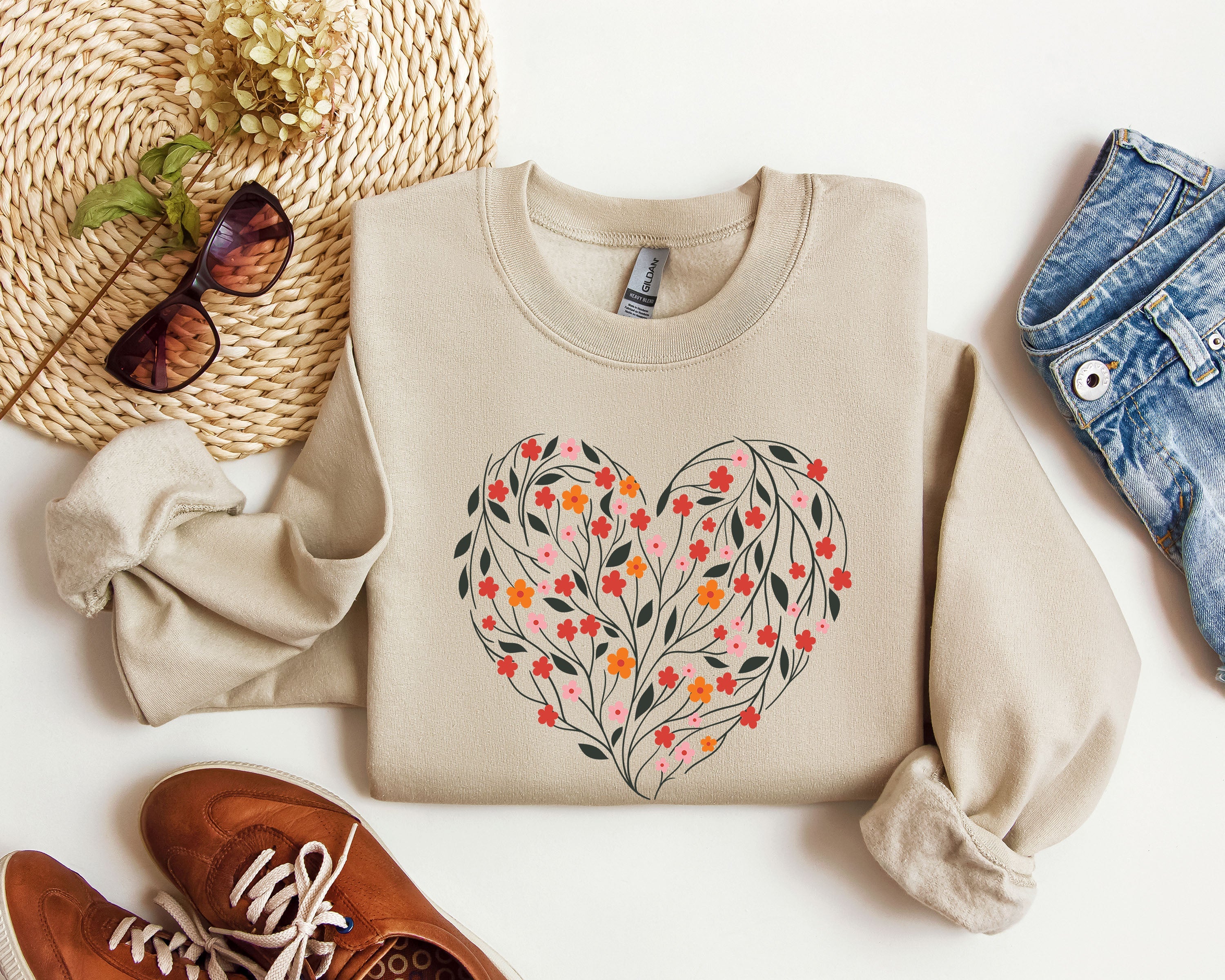 Vintage Wildflowers Heart Floral Romance Valentine's Day Love Garden Scene Sweatshirt
