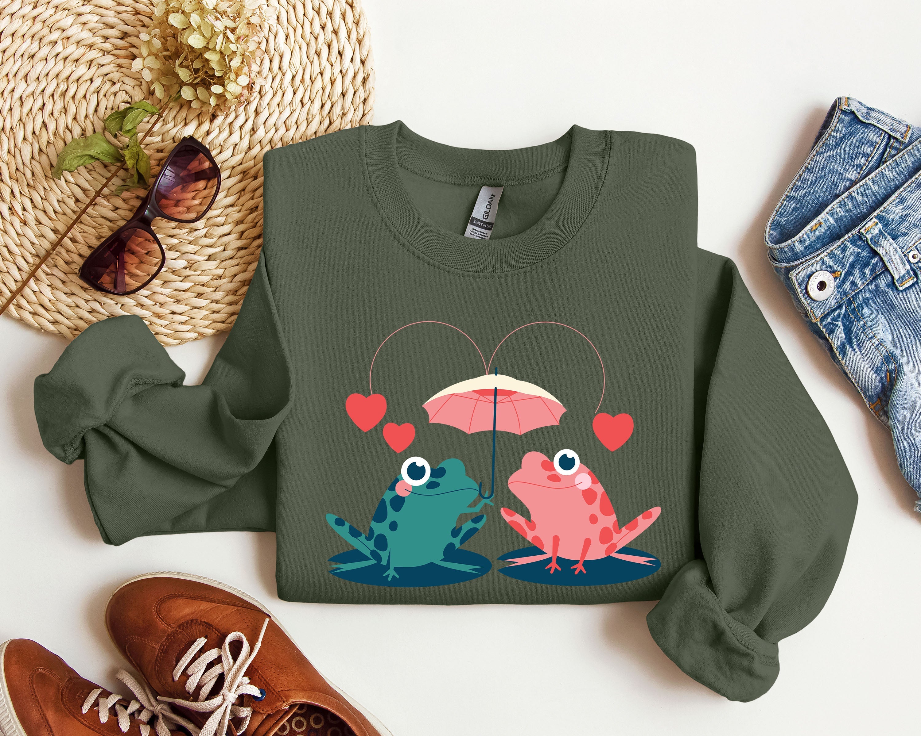 Retro Lover Frogs Vintage Valentine's Day Nostalgic Whimsy Print For Cozy Everyday Comfort Sweatshirt