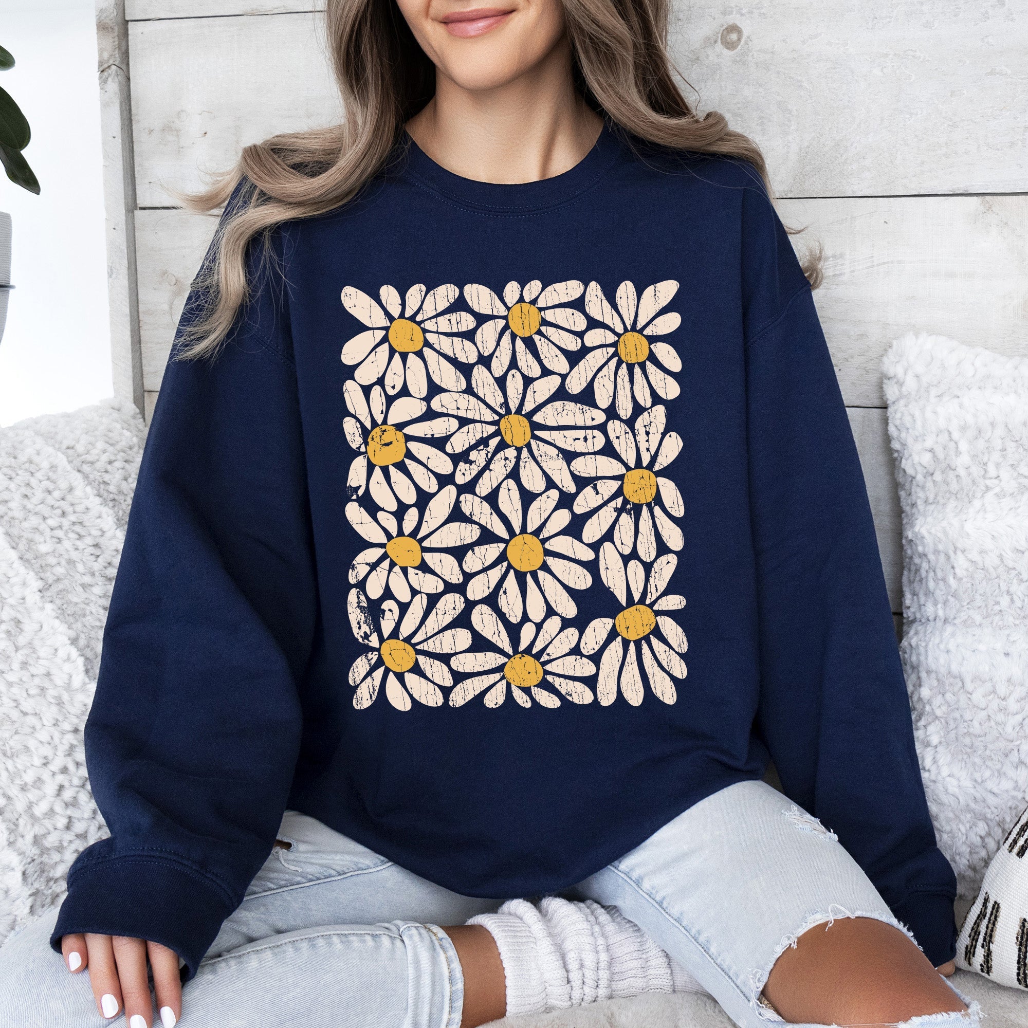 Vintage Daisies Floral Design and Classic Botanical Motifs Collection Sweatshirt