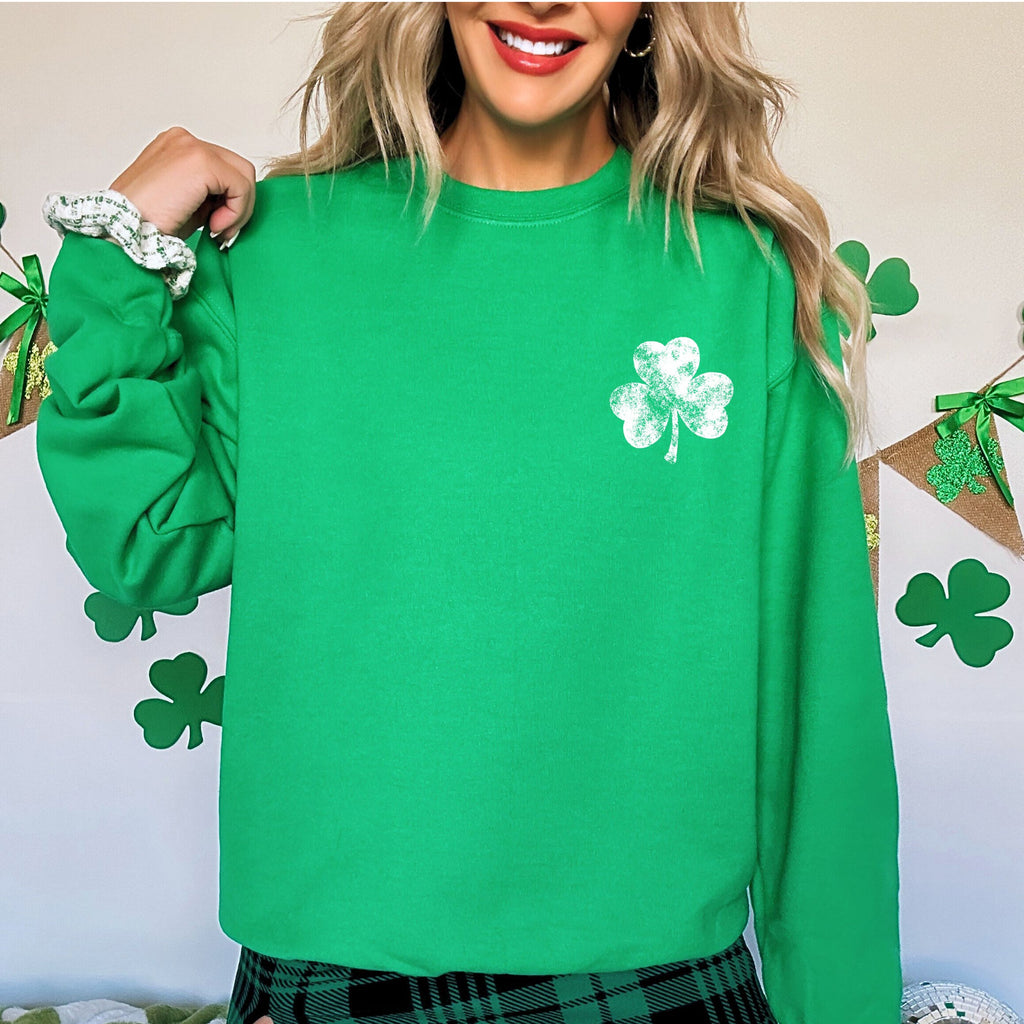 Vintage Shamrock Pocket Print St Patrick's Day Irish Luck Heritage Celtic Emblem For Everyday Wear Sweatshirt
