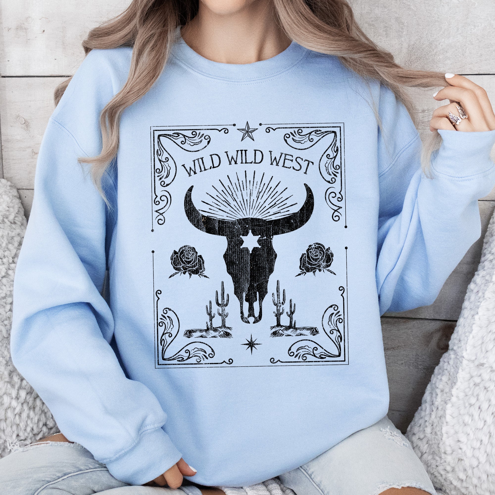 Wild Wild West Skull Cattle Cowboy Cowgirl Western Frontier Legend Saloon Style Sweatshirt