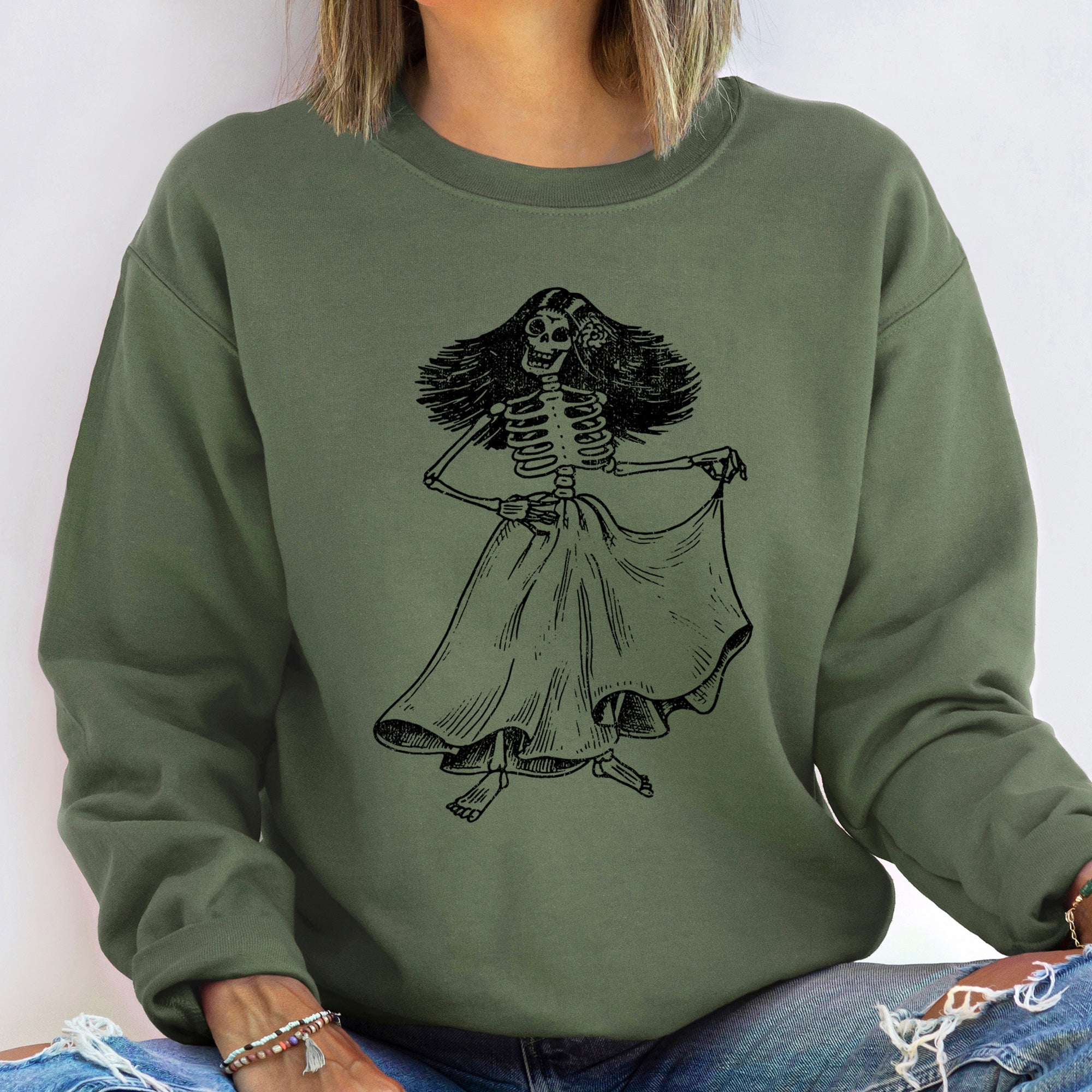 Day Of The Dead Lady Halloween Sugar Skull Floral Celebration Art Design Sweatshirt