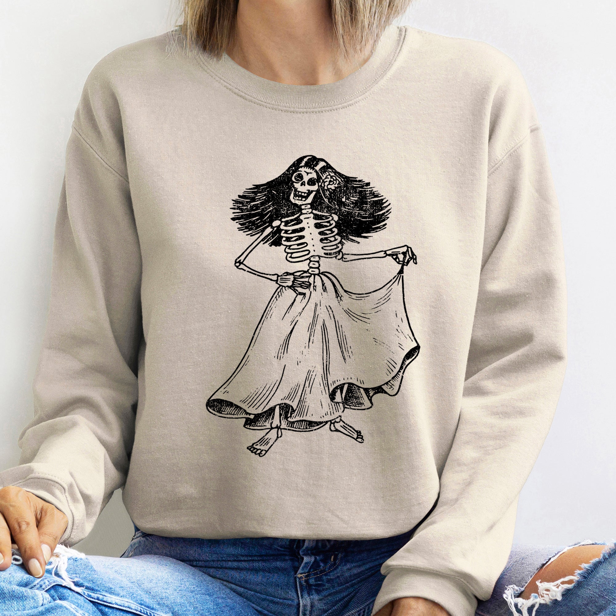 Day Of The Dead Lady Halloween Sugar Skull Floral Celebration Art Design Sweatshirt