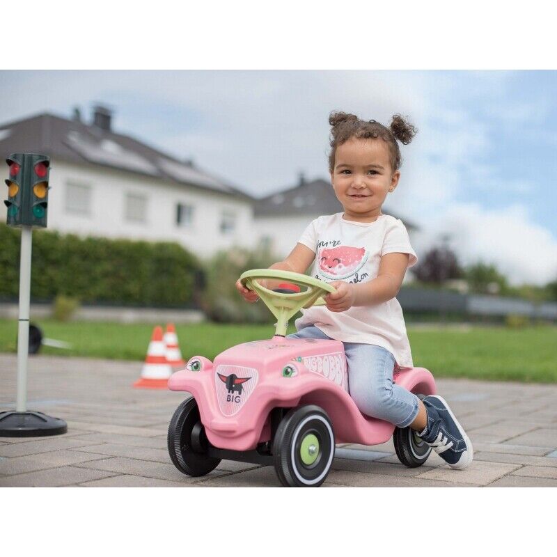 Flower Power Bobby Car Classic: A Fun Ride for Little Ones!