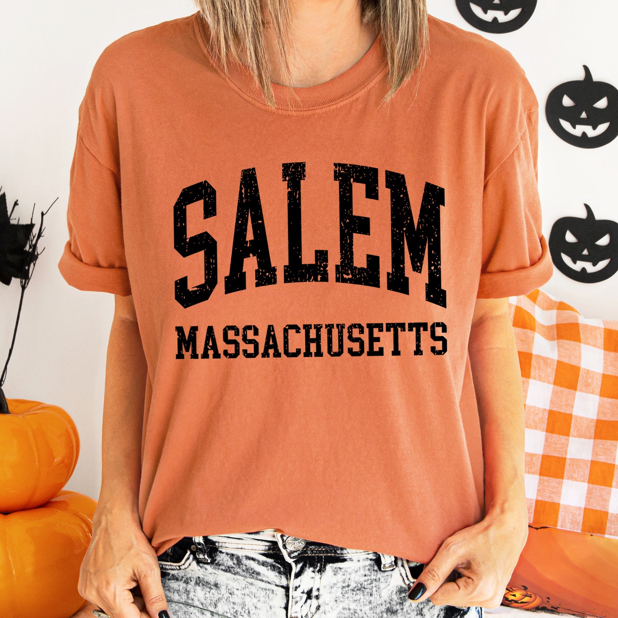 Salem Massachusetts Retro Halloween Night Cityscape Print Edition Comfort Colors Tee