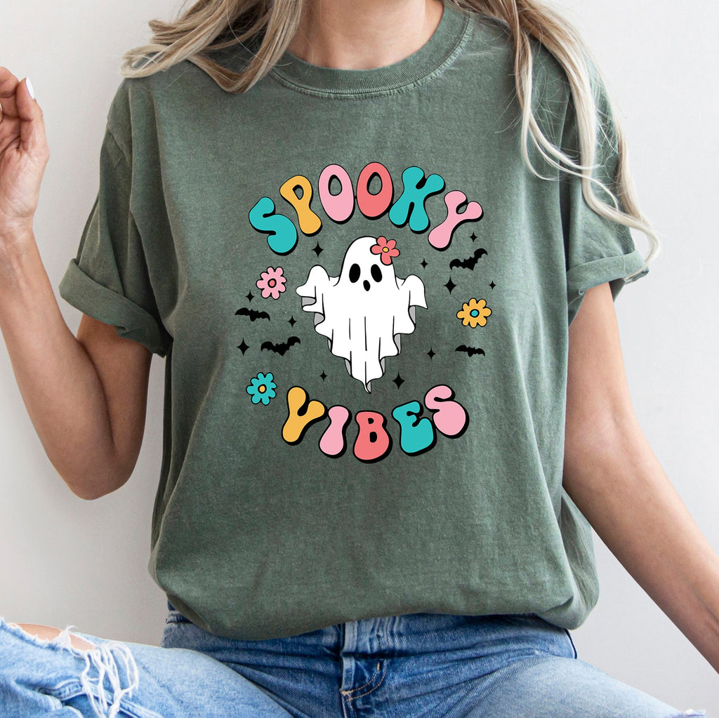 Spooky Vibes Ghost Retro Halloween Night Spirit Edition Deluxe Comfort Colors Tee