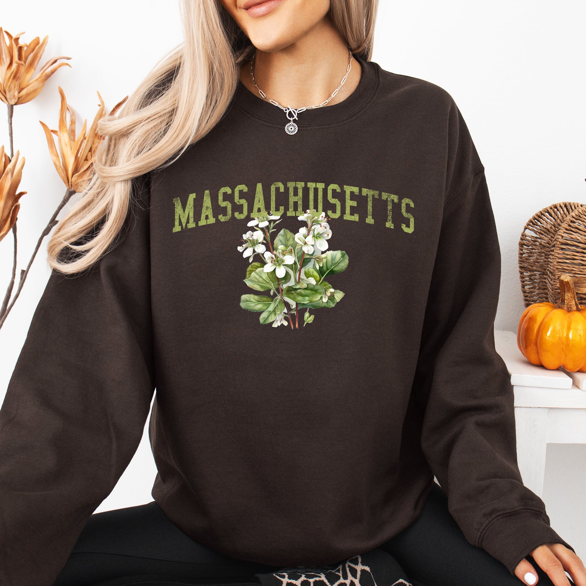 Massachusetts State Flower Emblem Celebrating Bay State Heritage Artwork Sweatshirt