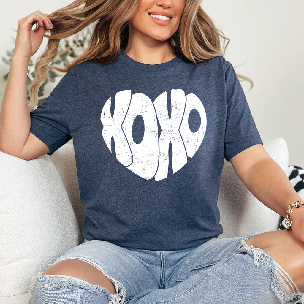Limited Retro XOXO Heart Vintage Valentine's Day Edition Ultra Soft Classic Graphic Tee